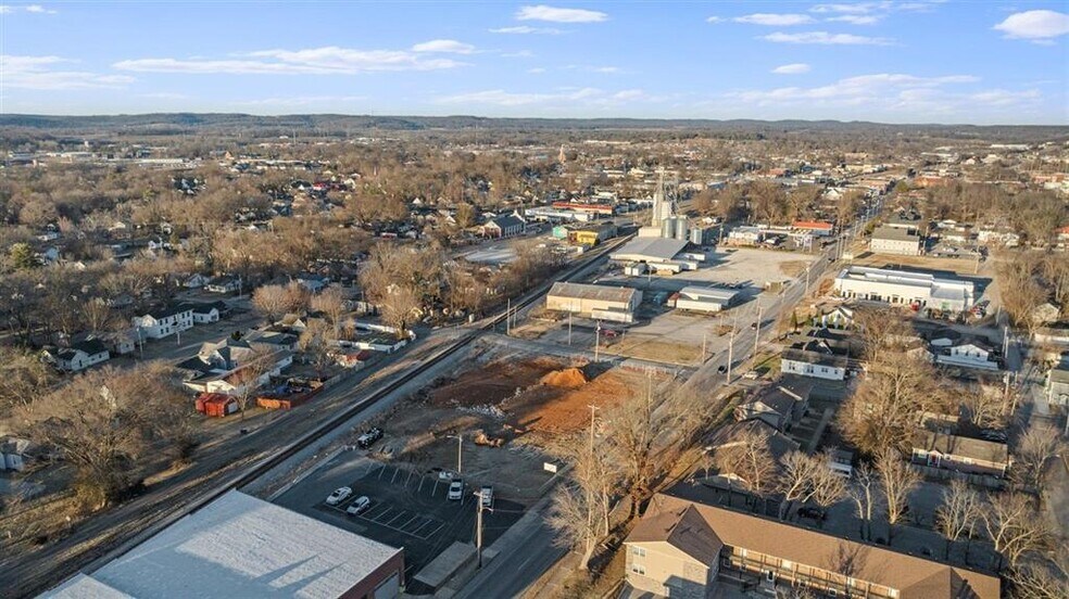 More Photos Of 1349 Adams St, Bowling Green Distribution For Sale