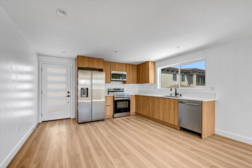 More Photos Of 7322 Newcastle Ave, Reseda Apartments For Sale