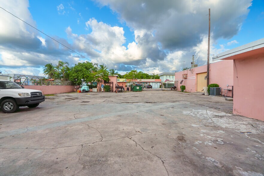 More Photos Of 341 SE 2nd Ave, Delray Beach Restaurant For Sale
