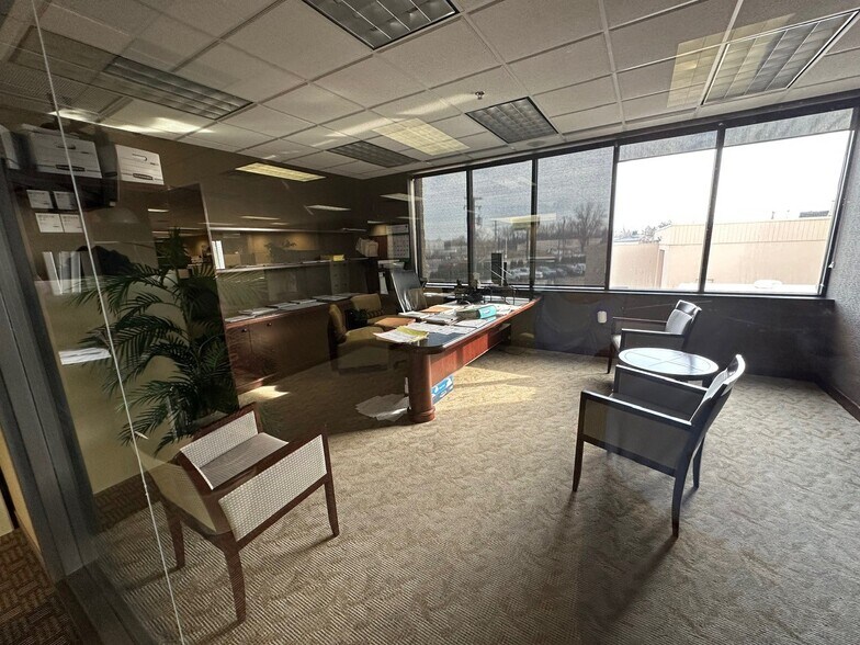 More Photos Of 24595 Groesbeck Hwy, Warren Office For Lease