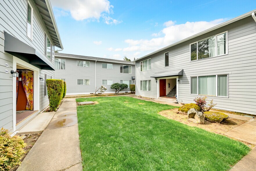 More Photos Of 16300-16400 E Burnside St, Gresham Apartments For Sale