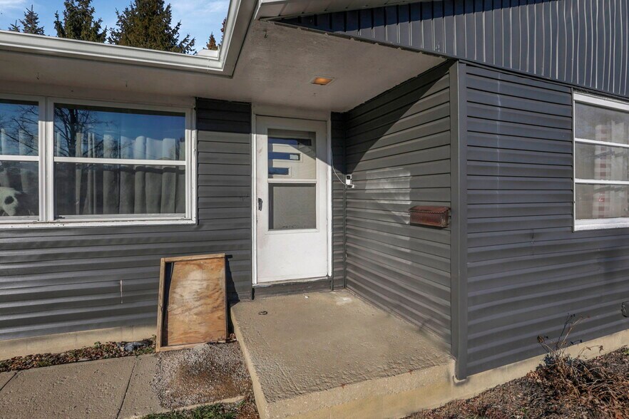 More Photos Of 12-35 Grove Ct, Marysville Apartments For Sale