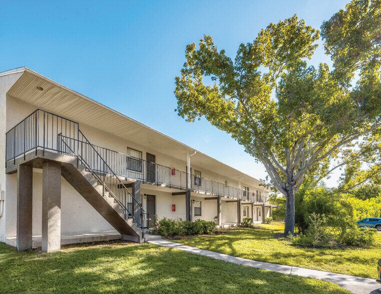 More Photos Of 16321 Bolesta Rd, Clearwater Apartments For Sale