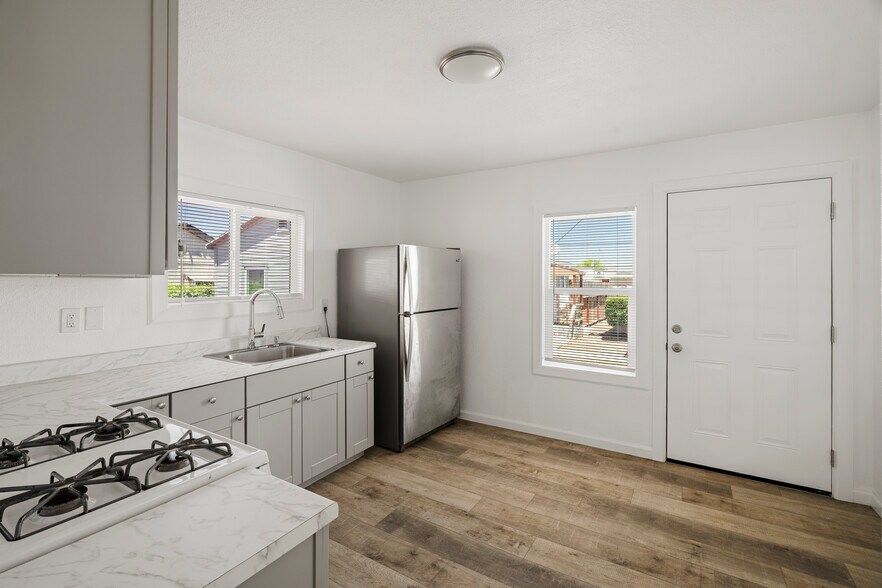 More Photos Of 19-37 Washington St, Bay, Bay Point Apartments For Sale