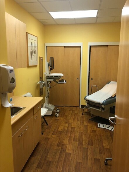 More Photos Of 1525 Kalakaua Ave, Honolulu Medical For Lease