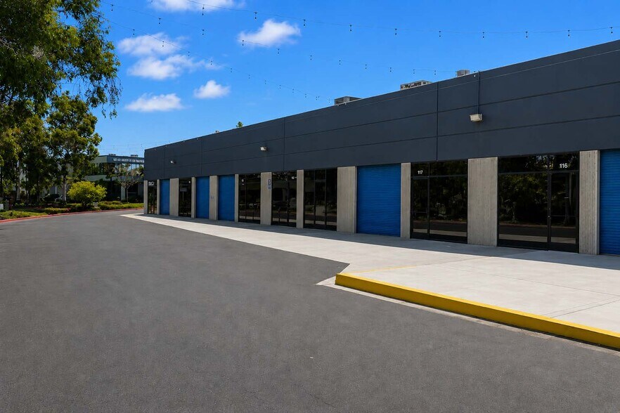 More Photos Of 8680 Miralani Dr, San Diego Warehouse For Lease