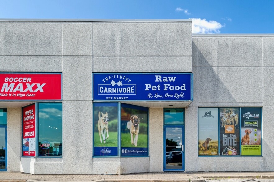 More Photos Of 3145 Dundas St W, Mississauga Storefront Retail Office For Lease