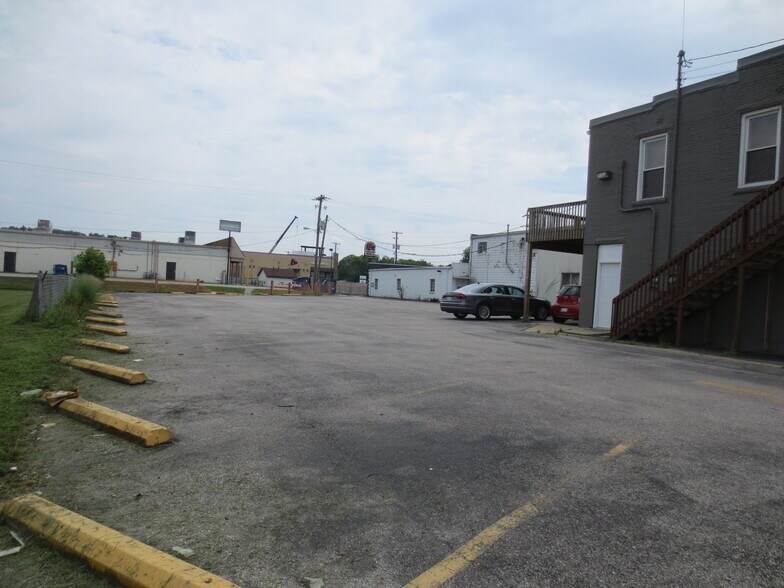 More Photos Of 1007 Smith St, Milton General Retail For Sale
