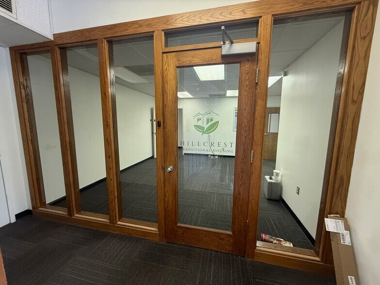 More Photos Of 1314 N 38th St, Kansas City Office For Lease