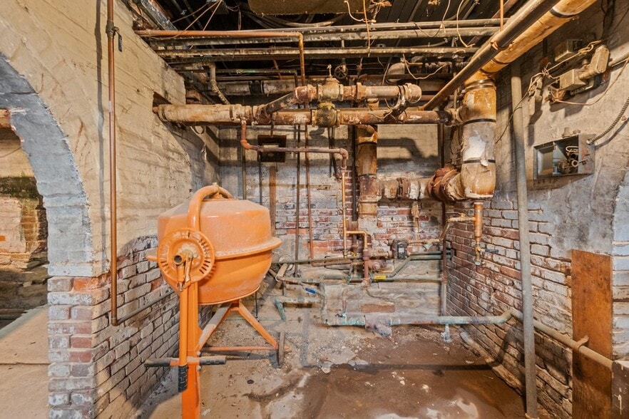 More Photos Of 2301 Maryland Ave, Baltimore Apartments For Sale