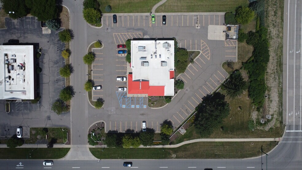 More Photos Of 41190 Ford Rd, Canton Township Restaurant For Lease