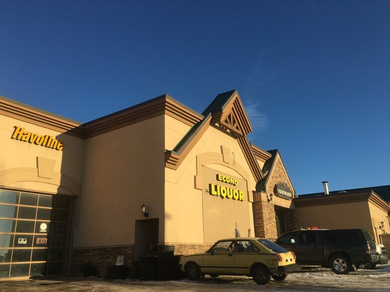 More Photos Of 411 Airport Rd E, Leduc County Storefront For Lease