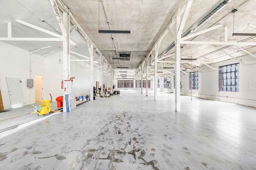 More Photos Of 823 S Los Angeles St, Los Angeles Loft Creative Space For Lease
