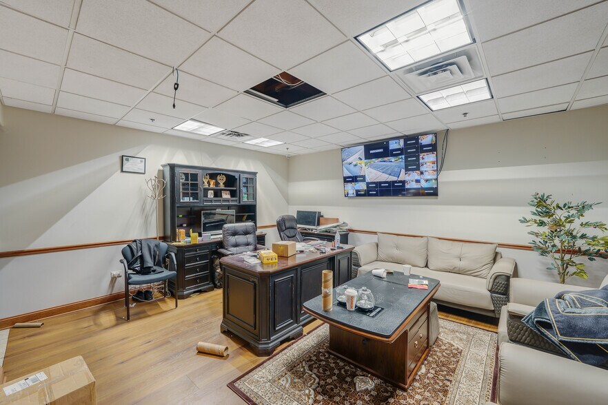 More Photos Of 10410-10426 163rd Pl, Orland Park Manufacturing For Sale