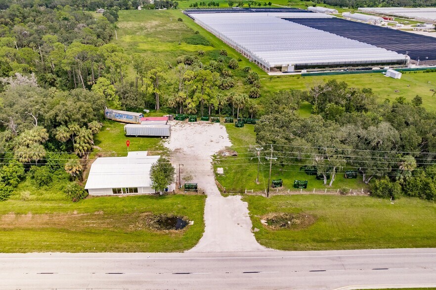 More Photos Of 19431 Palm Beach Blvd, Alva Flex For Lease