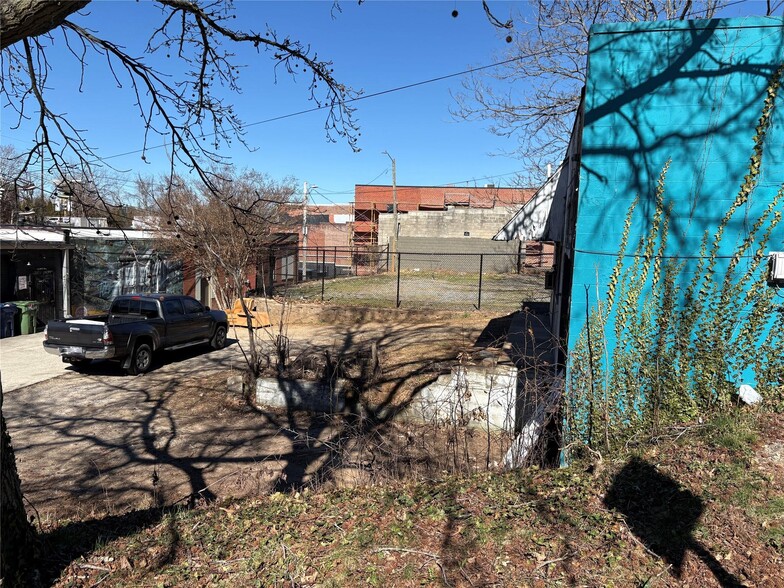 More Photos Of 93 Broadway St, Asheville Industrial For Sale