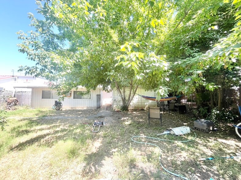 More Photos Of 2513 Connie Dr, Sacramento Freestanding For Sale