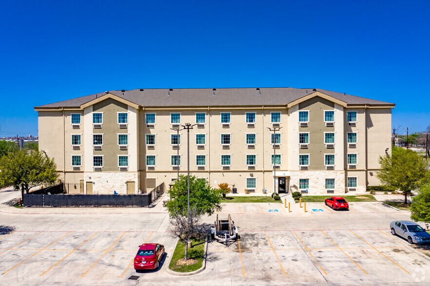 More Photos Of 4038 Frontage Road I-10 E, San Antonio Hotel For Sale