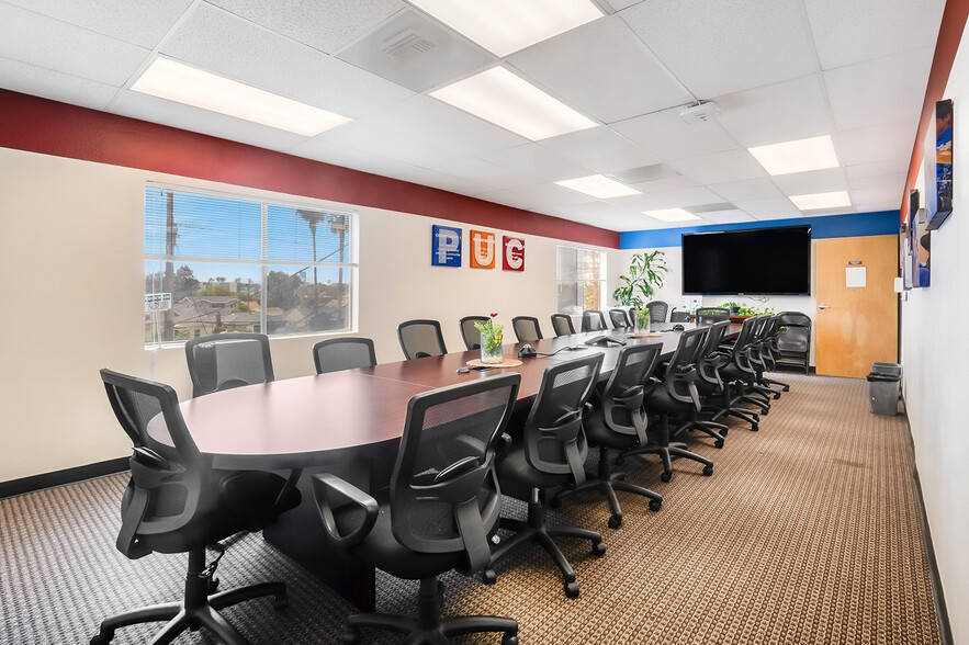 More Photos Of 1405 N San Fernando Blvd, Burbank Office For Sale