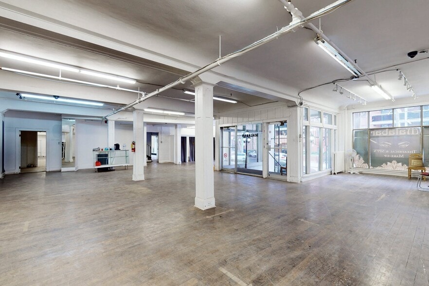 More Photos Of 10-14 Mccaul St, Toronto Office For Sale
