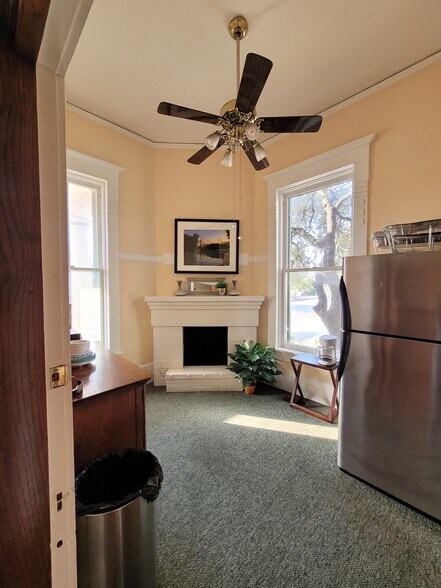 More Photos Of 511 W French Pl, San Antonio Office Residential For Sale