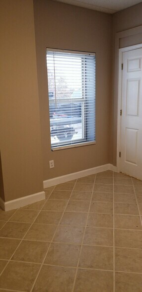 More Photos Of 825 Midpoint Dr, O'Fallon Warehouse For Sale