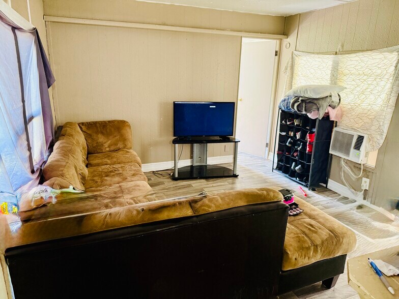 More Photos Of 10116 Lake Ave, Tampa Manufactured Housing Mobile Home Park For Sale