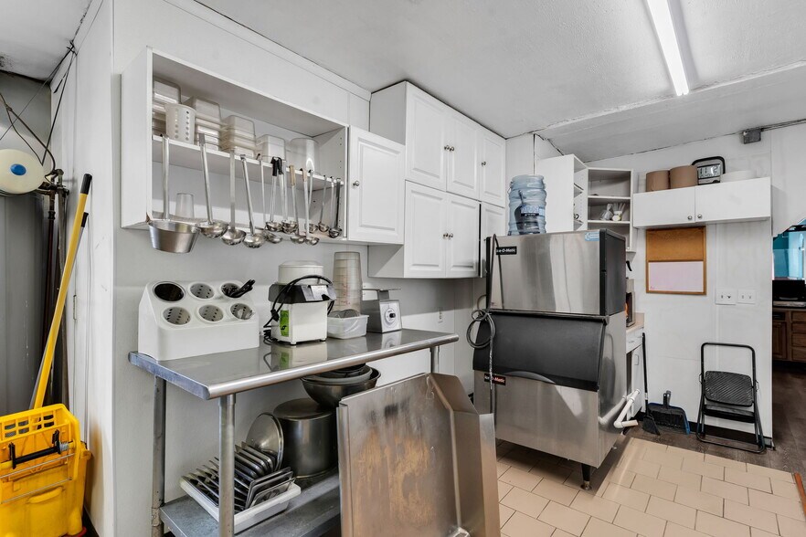 More Photos Of 2301 E Main St, Canon City General Retail For Sale