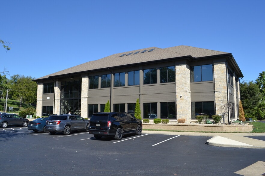 Primary Photo Of 7710 Olentangy River Rd, Columbus Office For Lease