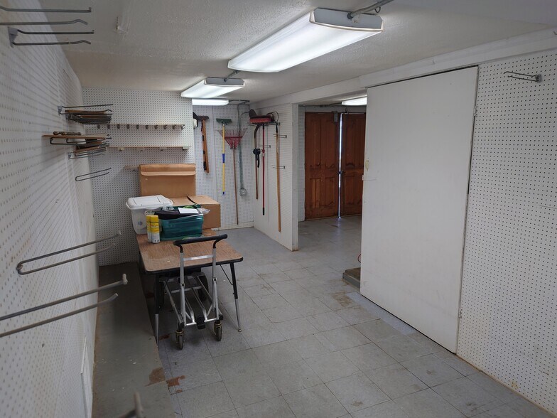 More Photos Of 105 E Woodward Ave, Keenesburg Light Distribution For Sale