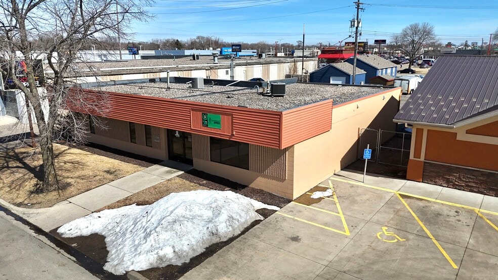 More Photos Of 20 S 32nd Ave S, Saint Cloud Office For Sale