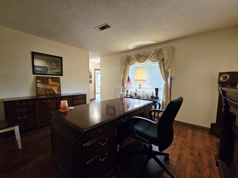 More Photos Of 5930 Killough St, Houston Office For Sale