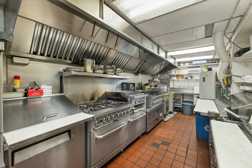 More Photos Of 40 Main St, Goffstown Restaurant For Sale