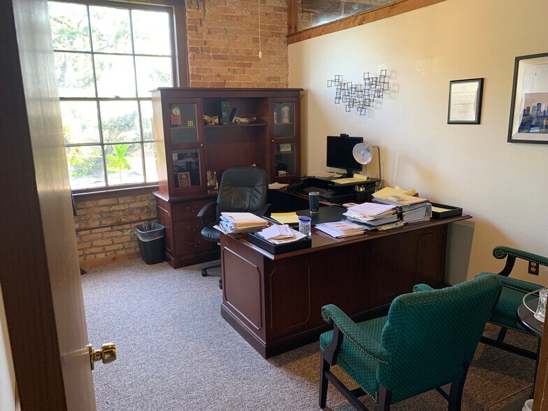 More Photos Of 2802 N Howard Ave, Tampa Loft Creative Space For Lease