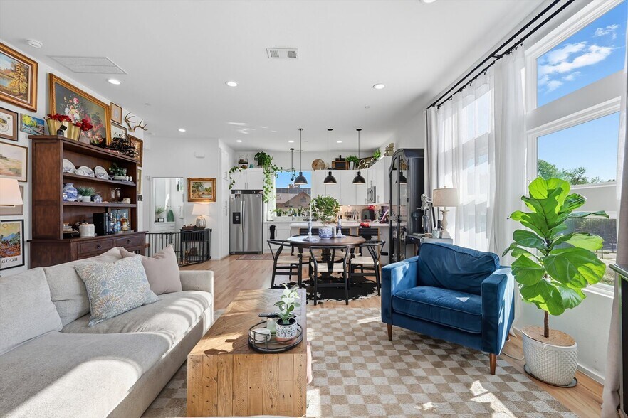 More Photos Of 5647 Live Oak, Dallas Apartments For Sale