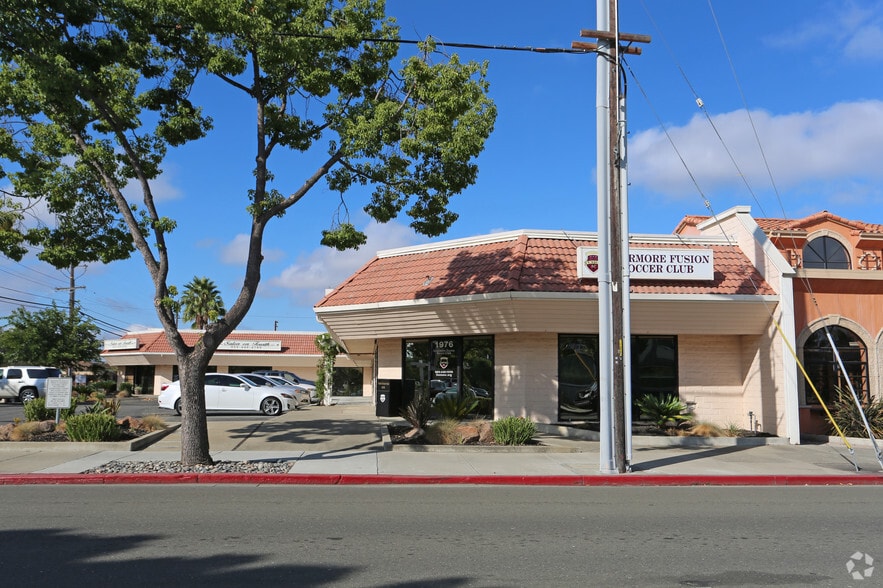 More Photos Of 1952-1988 4th St, Livermore Freestanding For Lease