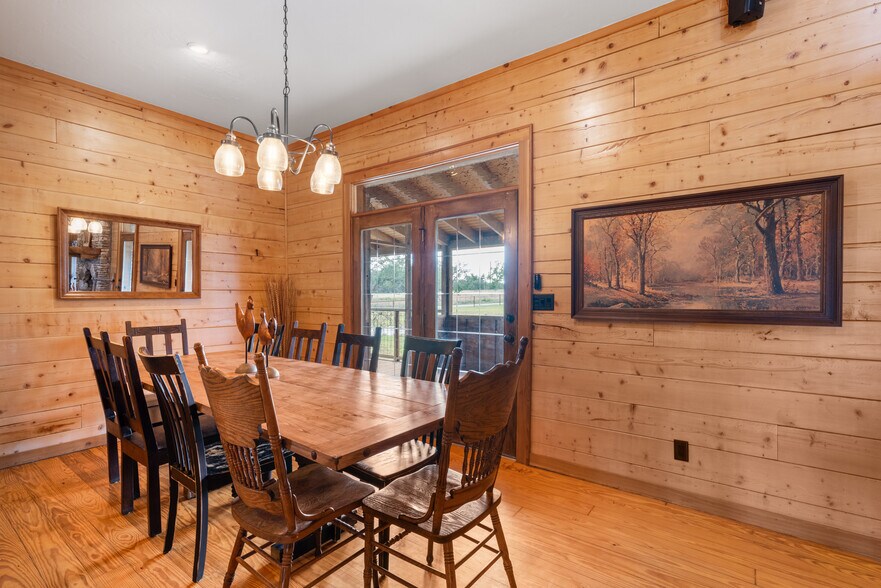 More Photos Of 3607 Lone Man Mountain Rd, Wimberley Hotel For Sale