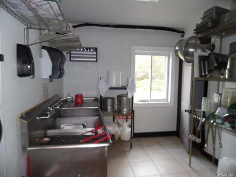 More Photos Of 89 Sullivan Ave, Liberty Bar For Sale