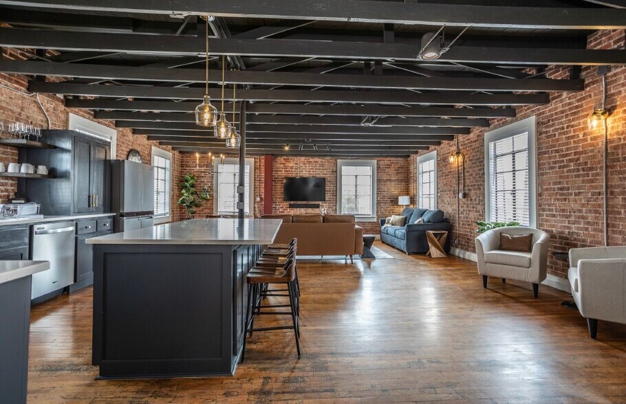 More Photos Of 113 N Main St, Muenster Restaurant For Sale