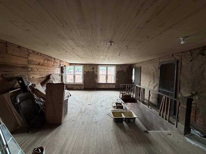 More Photos Of 114 Dogwood Ave, Middleton Auto Repair For Sale