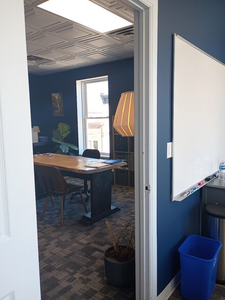 More Photos Of 40 Monument Sq, Urbana Storefront Retail Office For Lease
