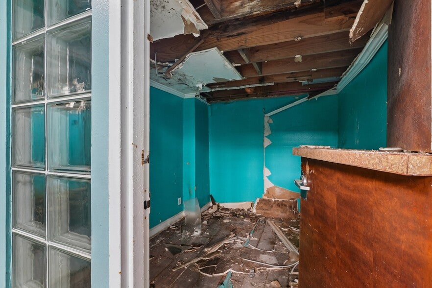 More Photos Of 1501 Oretha Castle Haley Blvd, New Orleans Service For Sale