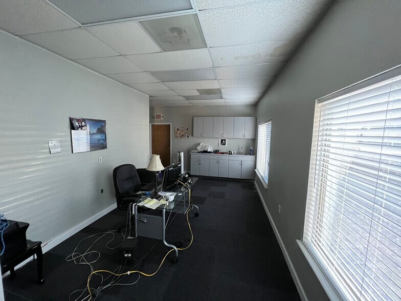 More Photos Of 808 Commerce Blvd, Riverdale Medical For Sale