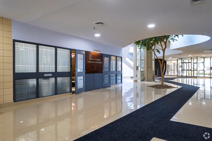 More Photos Of 716 Gordon Baker Rd, Toronto Office For Lease