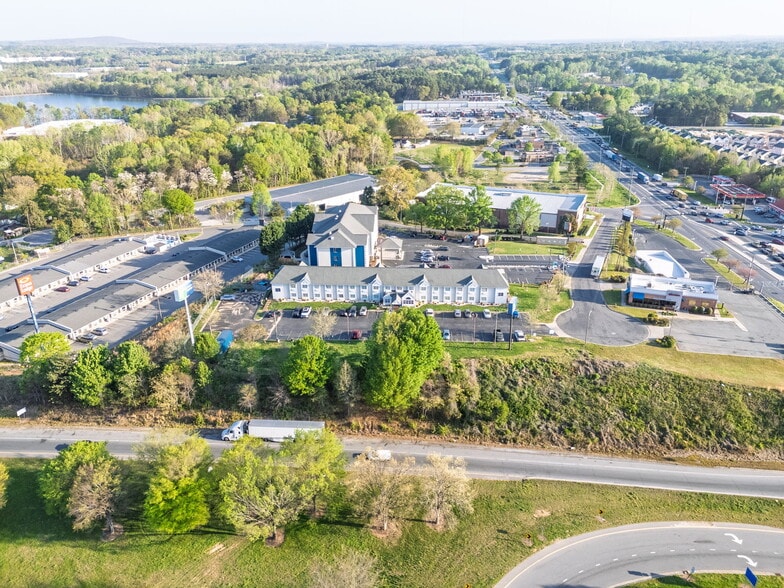 More Photos Of 1901 Broadcast St, Gastonia Hotel For Sale