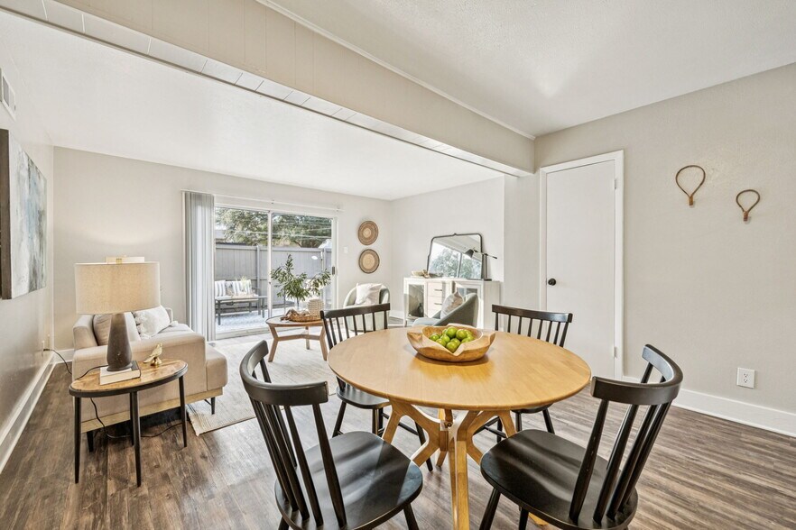 More Photos Of 15545 El Estado Dr, Dallas Multifamily For Sale