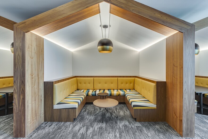 More Photos Of 6105 Tennyson Pky, Plano Unknown For Lease