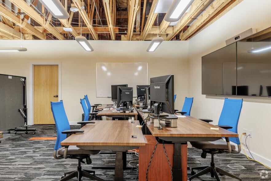 More Photos Of 1512-1514 Curtis St, Denver Loft Creative Space For Lease