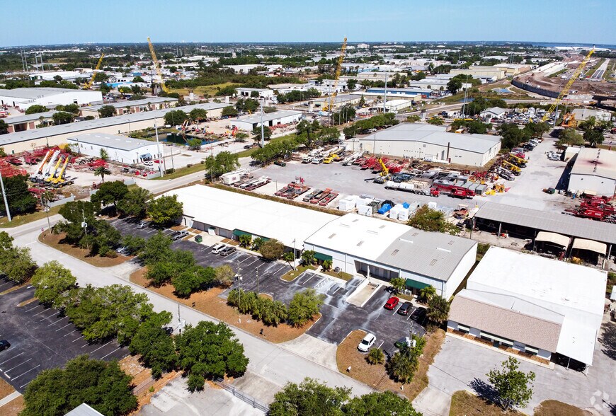 More Photos Of 4201-4205 116th Ter N, Clearwater Warehouse For Lease