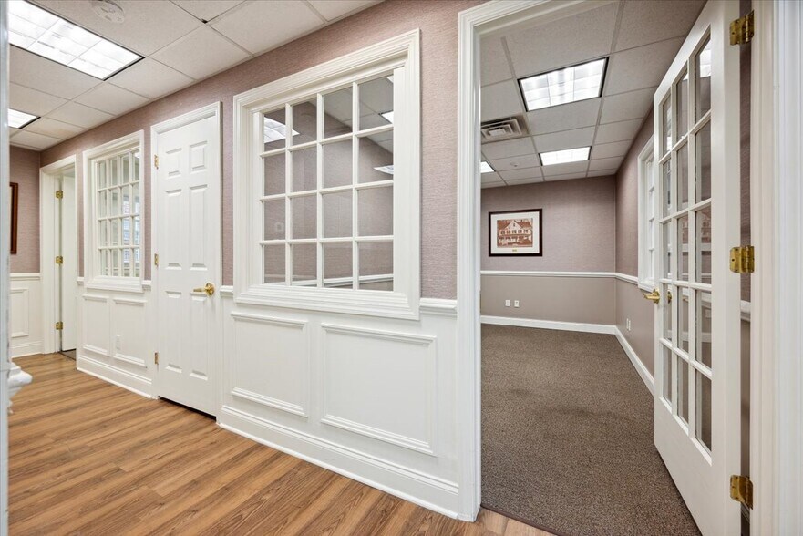 More Photos Of 55 Stirling Rd, Watchung Office For Sale